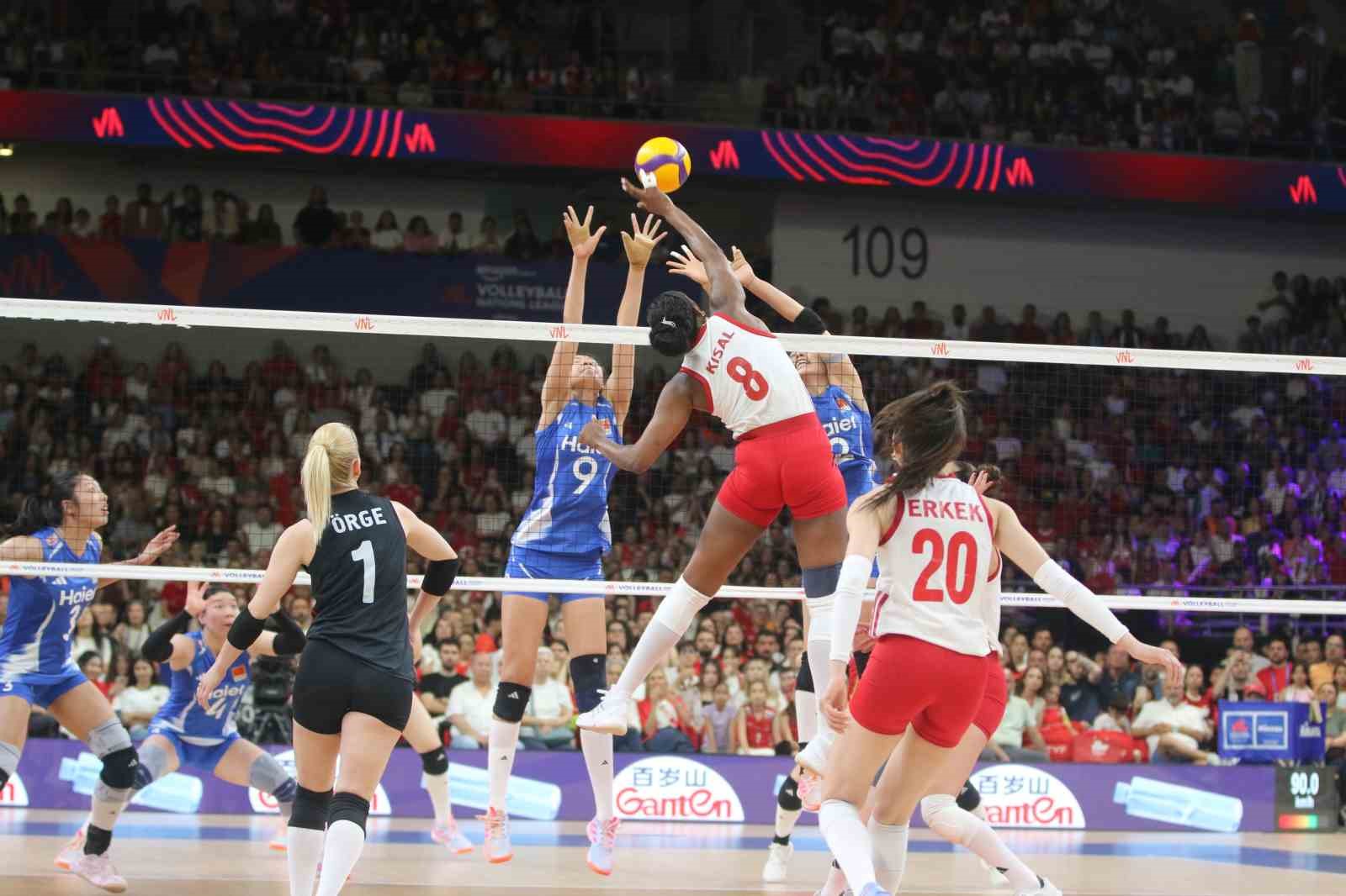 A Milli Kadın Voleybol Takımı, Çin’i 3-2 mağlup etti