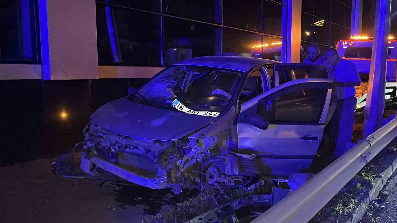 7 saatlik sürüş sonrası uyuyan sürücü kaza yaptı: 2 yaralı