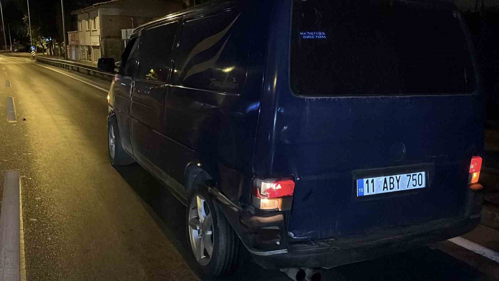 7 saatlik sürüş sonrası uyuyan sürücü kaza yaptı: 2 yaralı