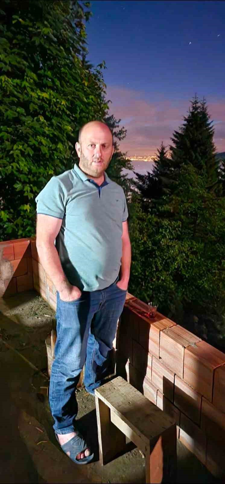 Denizde boğulma tehlikesi geçiren baba kurtarılamadı