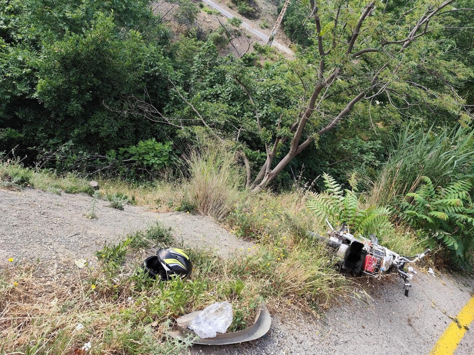 Belen’de pikapla çarpışan motosikletin sürücüsü şarampole yuvarlandı