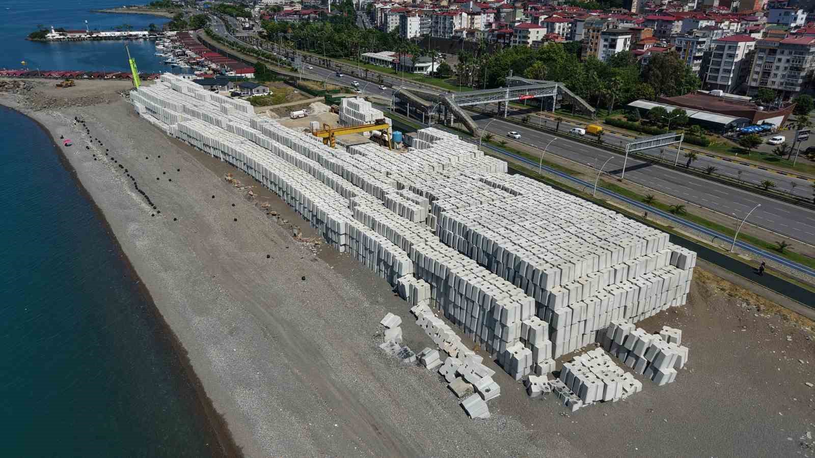 Görenler Çin Seddine benzetti