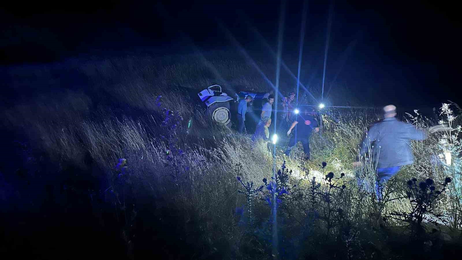 Balıkesir’de traktör yoldan çıktı: 3 yaralı