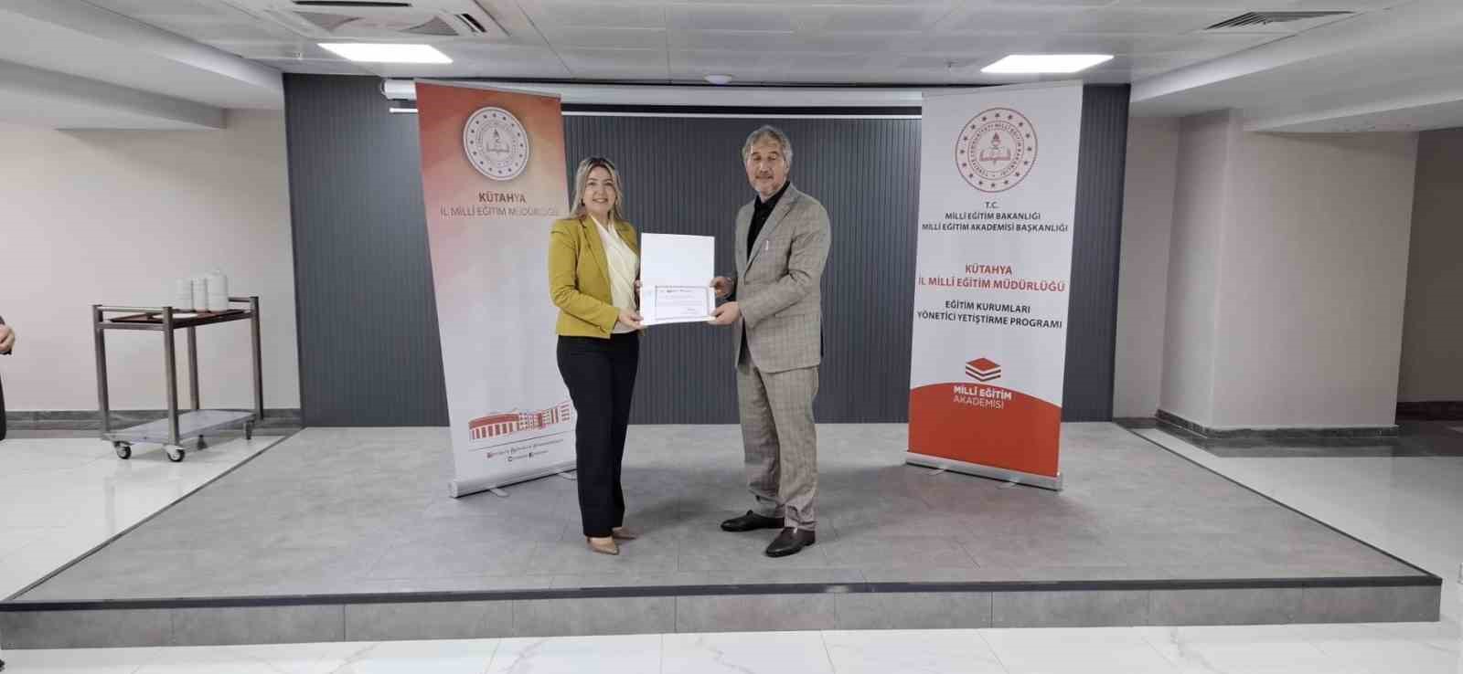 Kütahya’da Eğitim Kurumları Yönetici Yetiştirme Programı tamamlandı