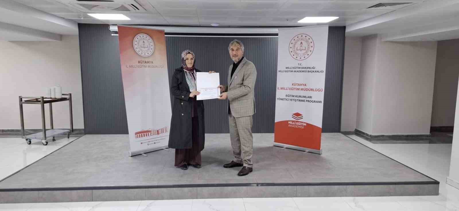 Kütahya’da Eğitim Kurumları Yönetici Yetiştirme Programı tamamlandı