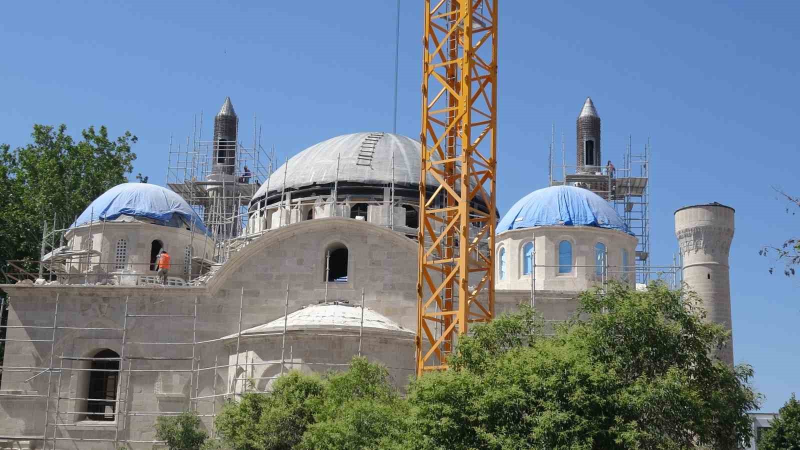 Depremde yıkılan Malatya’nın simgesi Yeni Cami’de restorasyonda sona yaklaşıldı