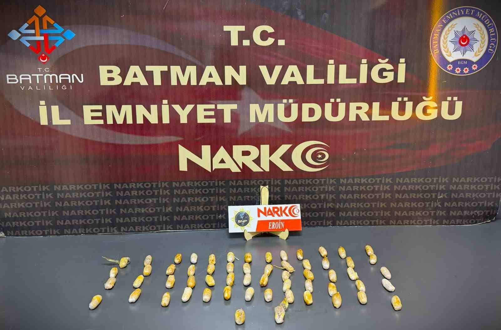 Batman’da inanılmaz olay: 4 yolcunun midesinden 353 parça halinde 2  kilo 700 gram uyuşturucu çıktı