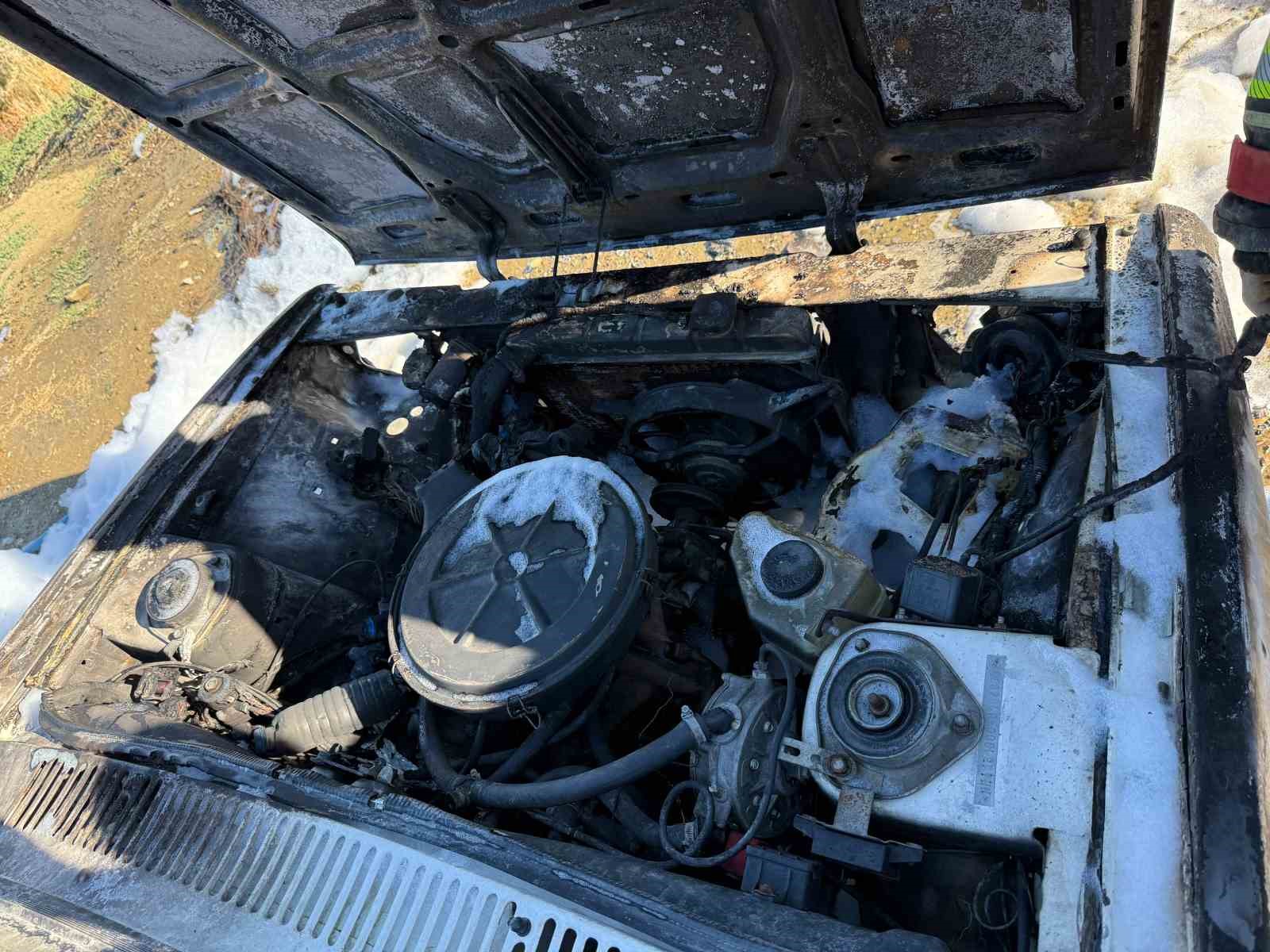 Erdek’te korkutan araç yangını