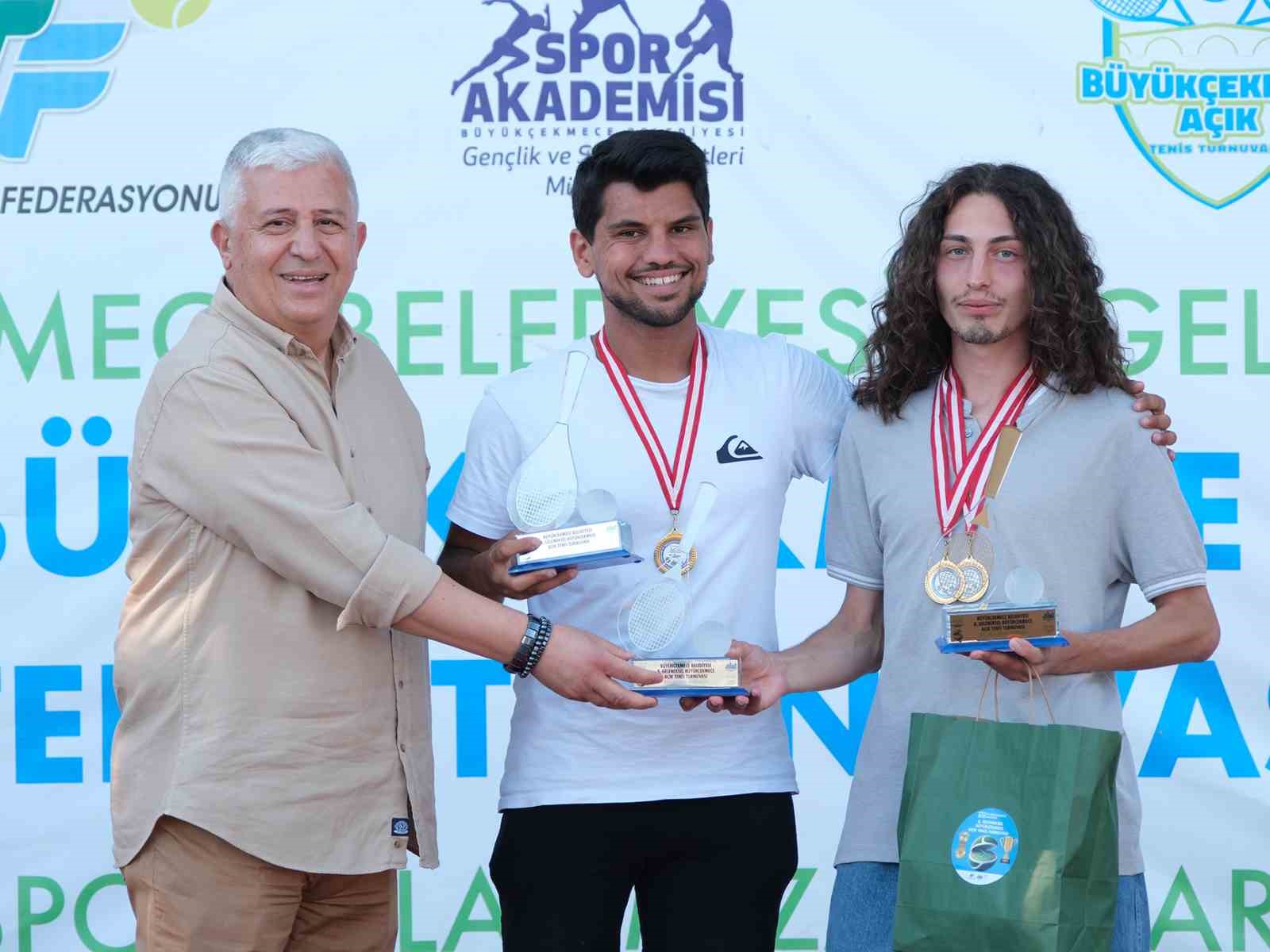 Geleneksel Büyükçekmece Açık Tenis Turnuvası ödül töreni gerçekleşti