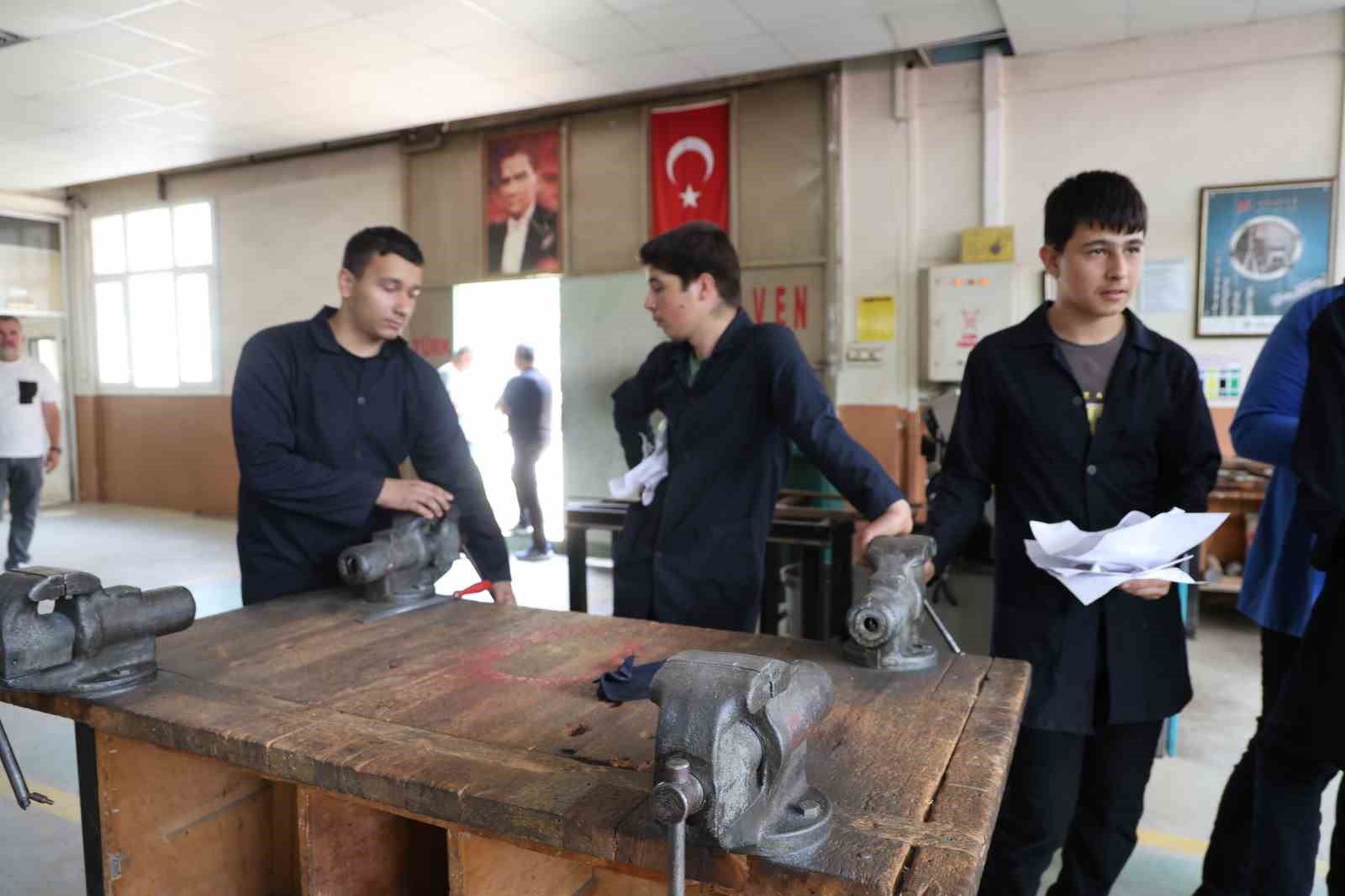 Meslek lisesi öğrencilerinden sıfır atık hamlesi