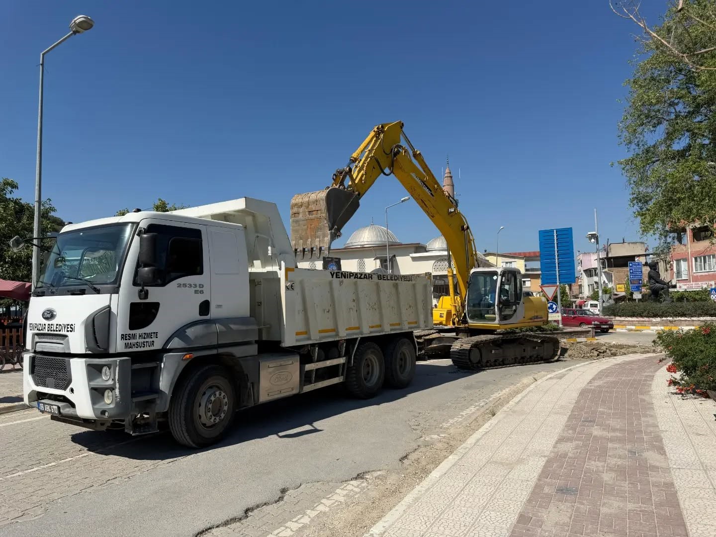Yenipazar yollarında sıcak asfalt çalışması başladı