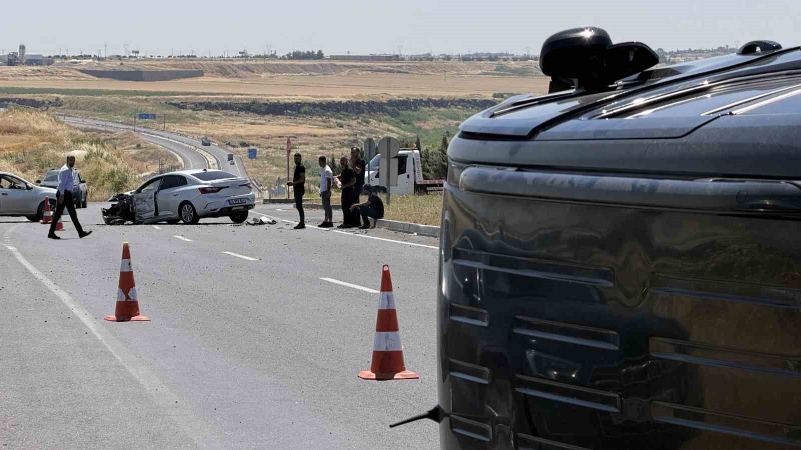Diyarbakır’da otomobil ile hafif ticari araç çarpıştı: 7 yaralı