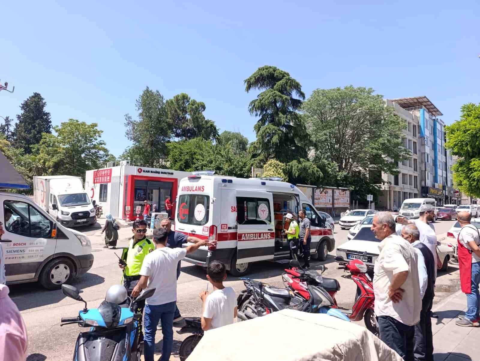 Motosiklet ile otomobil çarpıştı: 1 yaralı