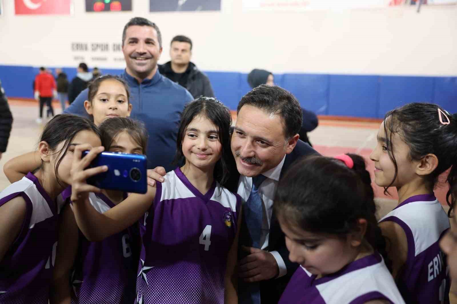 Vali Çiçek: "ERVA Spor Okulları’na kayıtlar artık bir tık ötede"