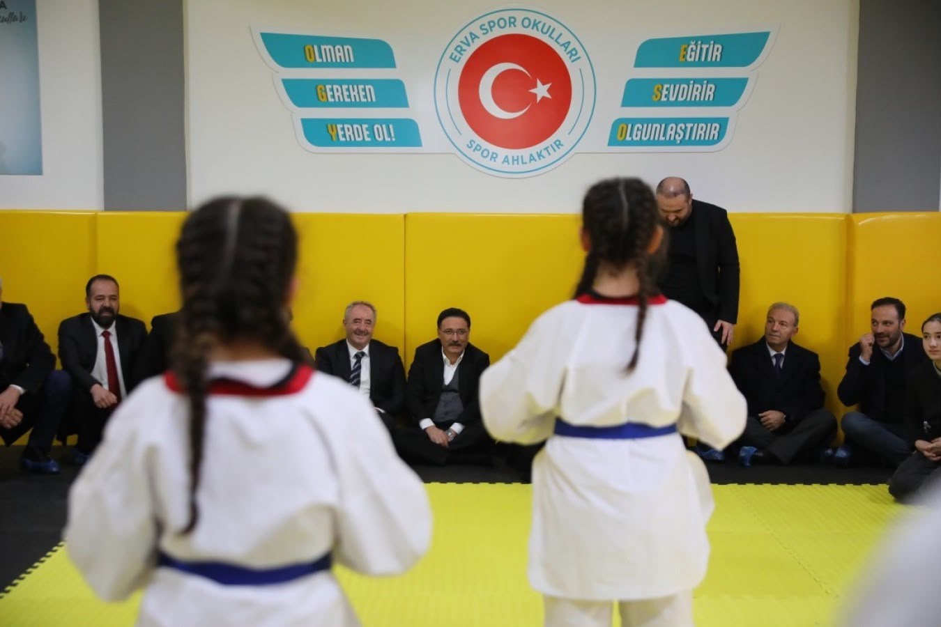 Vali Çiçek: "ERVA Spor Okulları’na kayıtlar artık bir tık ötede"