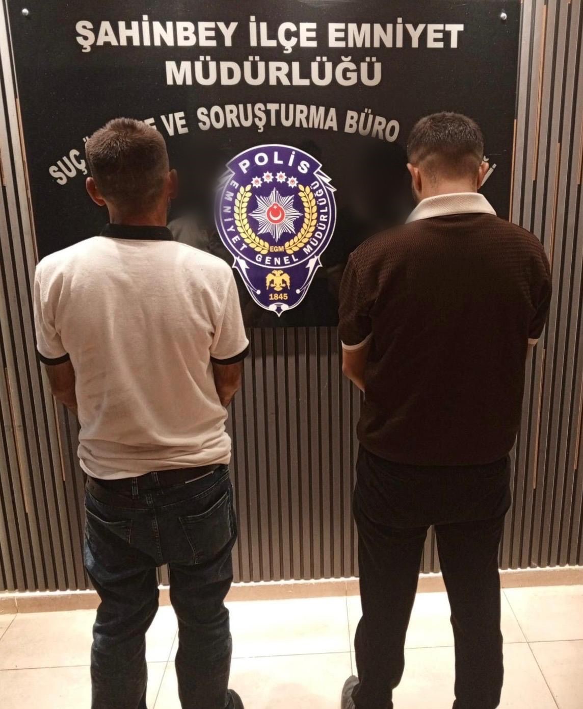 Gaziantep’te 4 afet ruhsatsız silah ele geçirildi: 2 gözaltı