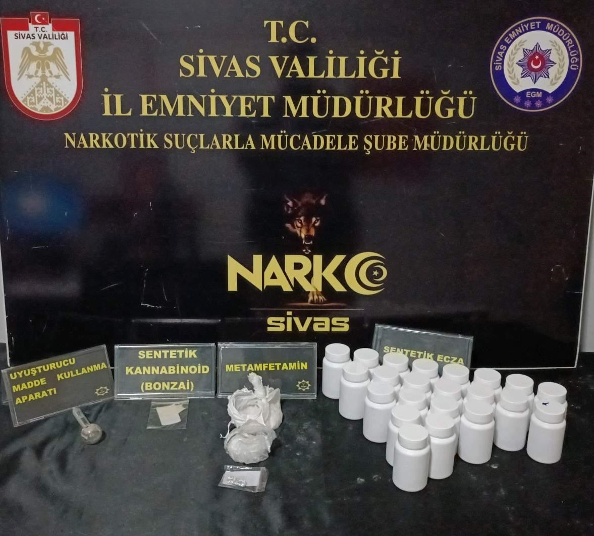 Sivas’ta uyuşturucu operasyonu: 2 kişi tutuklandı, bol miktarda uyuşturucu madde ele geçirildi