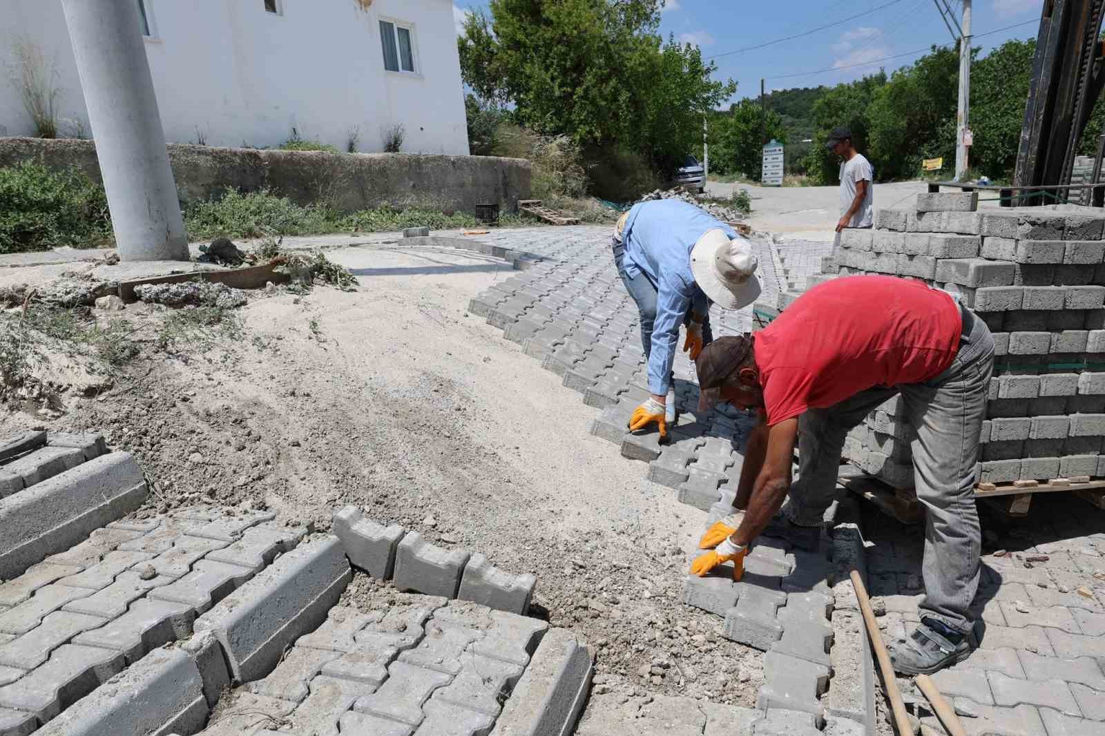 Şehzadeler’de 20 bin metrekare kilit parke taşı döşenecek