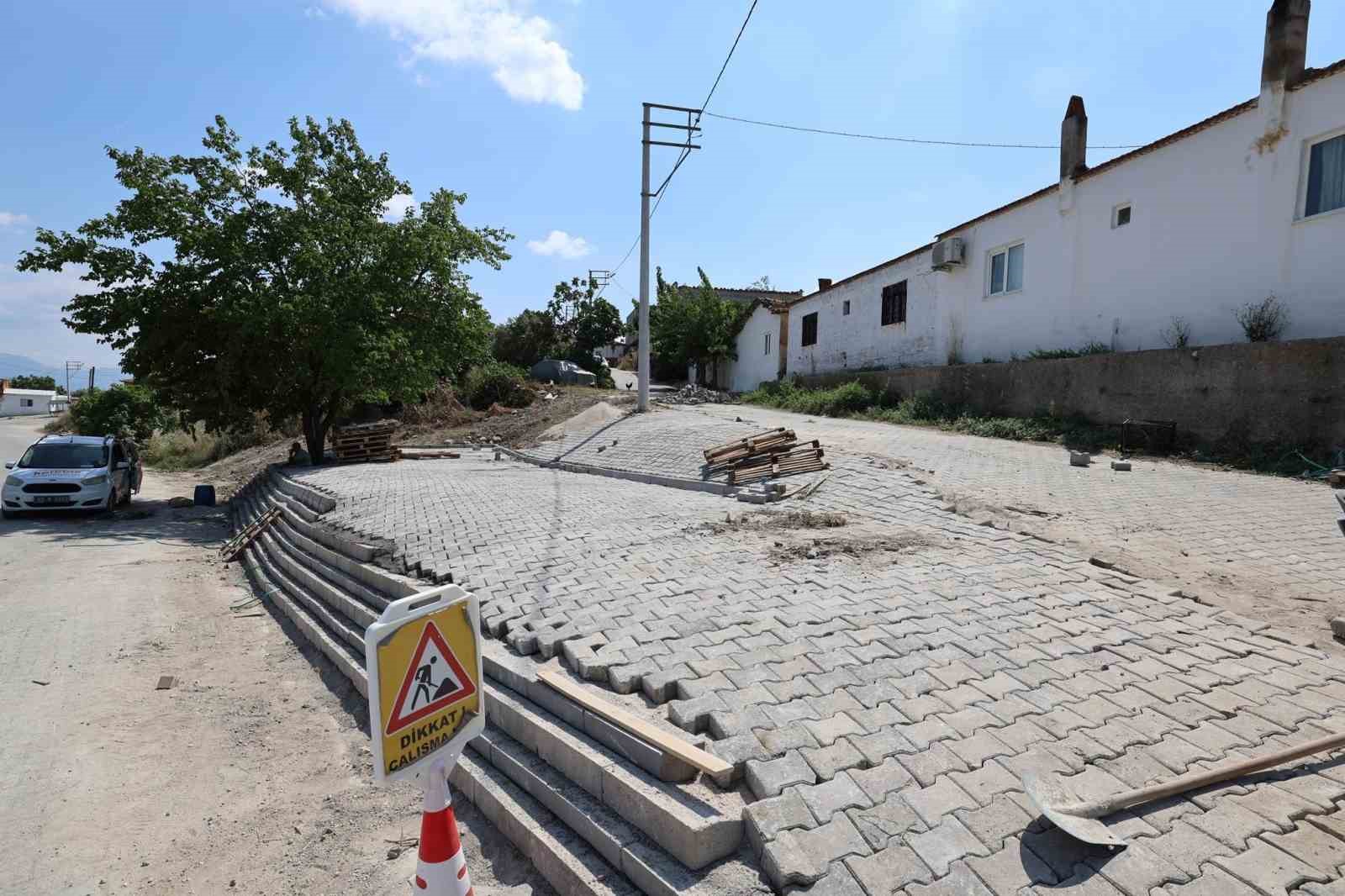 Şehzadeler’de 20 bin metrekare kilit parke taşı döşenecek