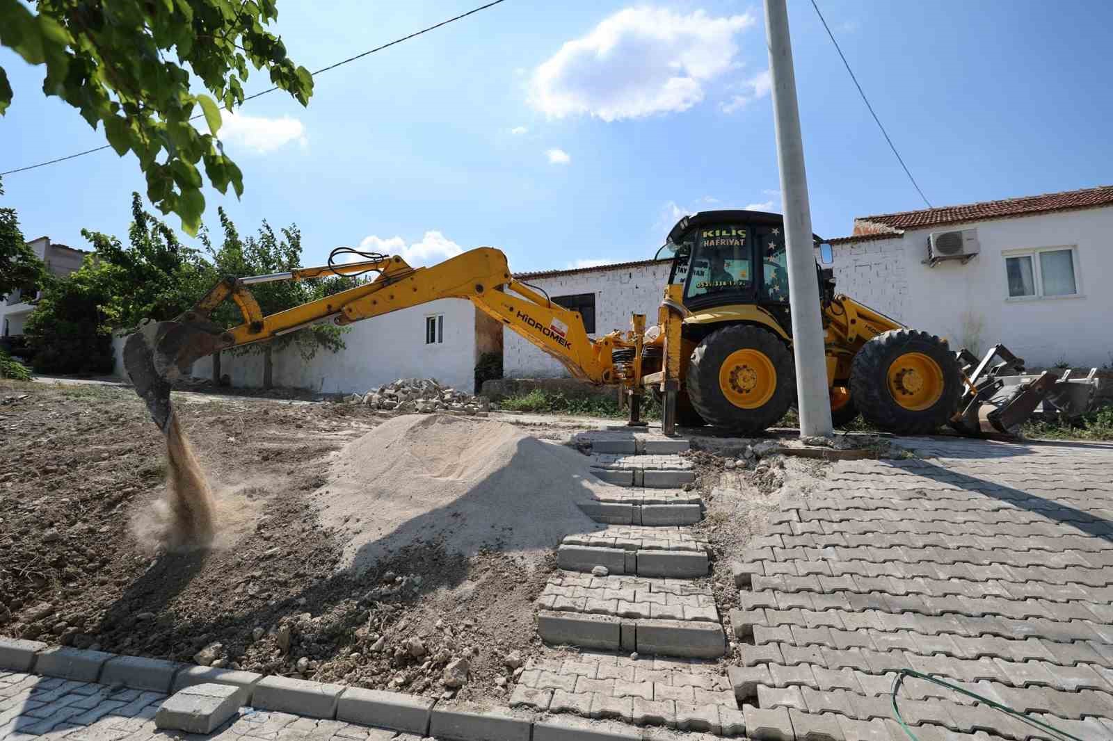 Şehzadeler’de 20 bin metrekare kilit parke taşı döşenecek