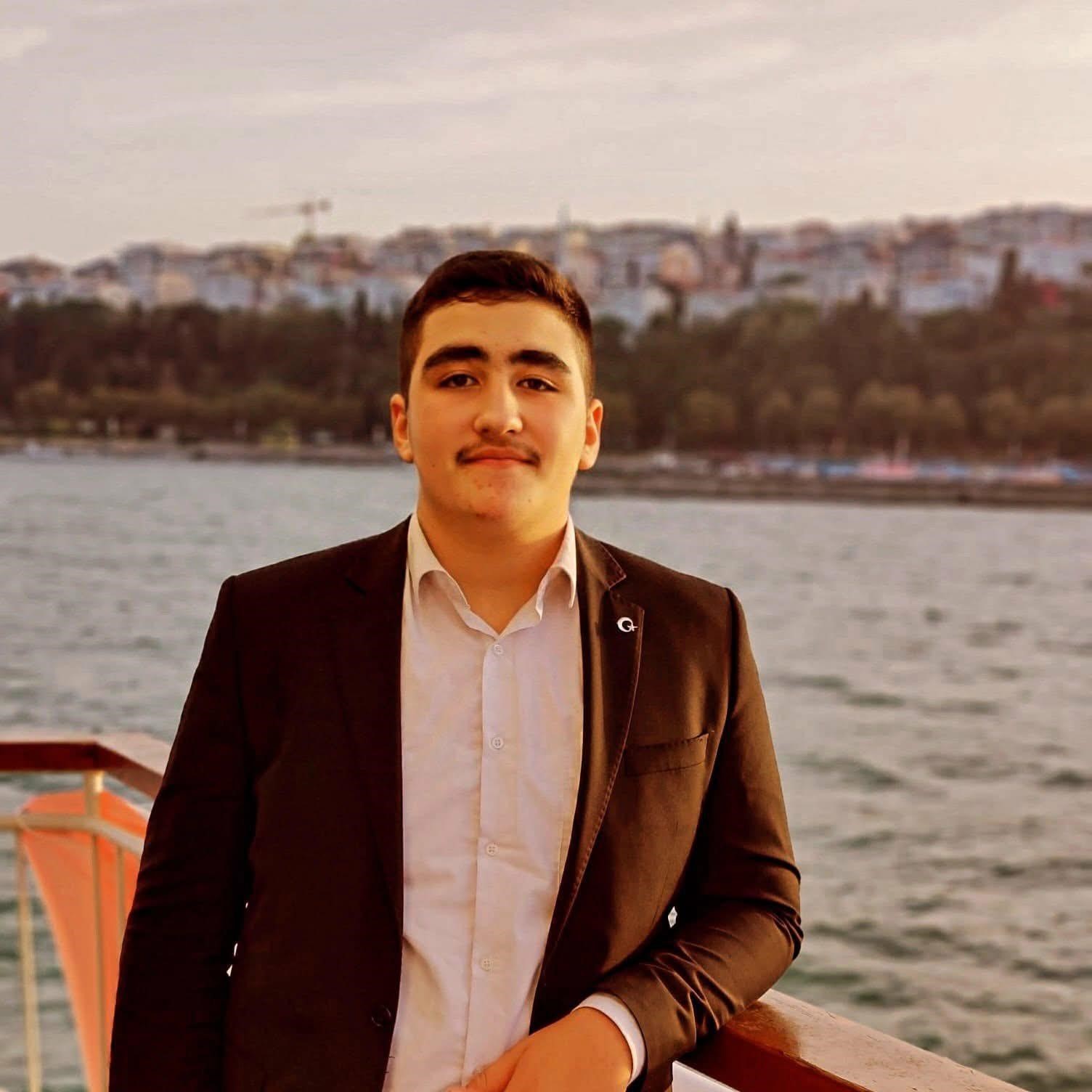 25 yaşındaki sürücünün hayatını kaybettiği feci kaza anı güvenlik kamerasında