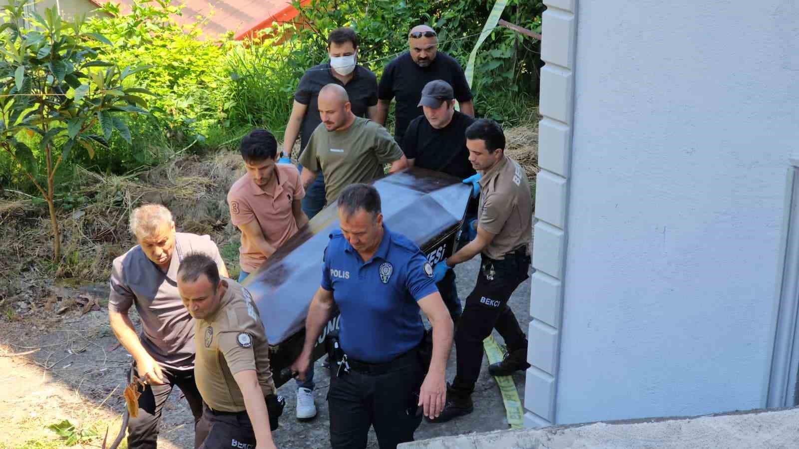 İşe gelmeyince merak edip evine giden arkadaşları korkunç manzarayla karşılaştı: Sağlık çalışanı evinde ölü bulundu