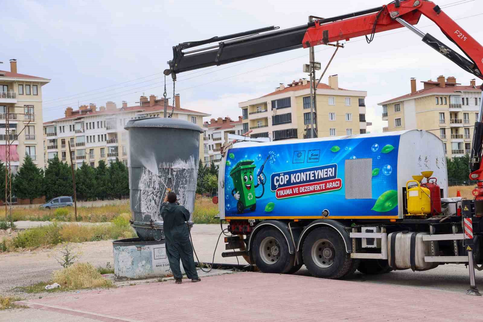 Meram’da konteyner temizlikleri hız kazandı