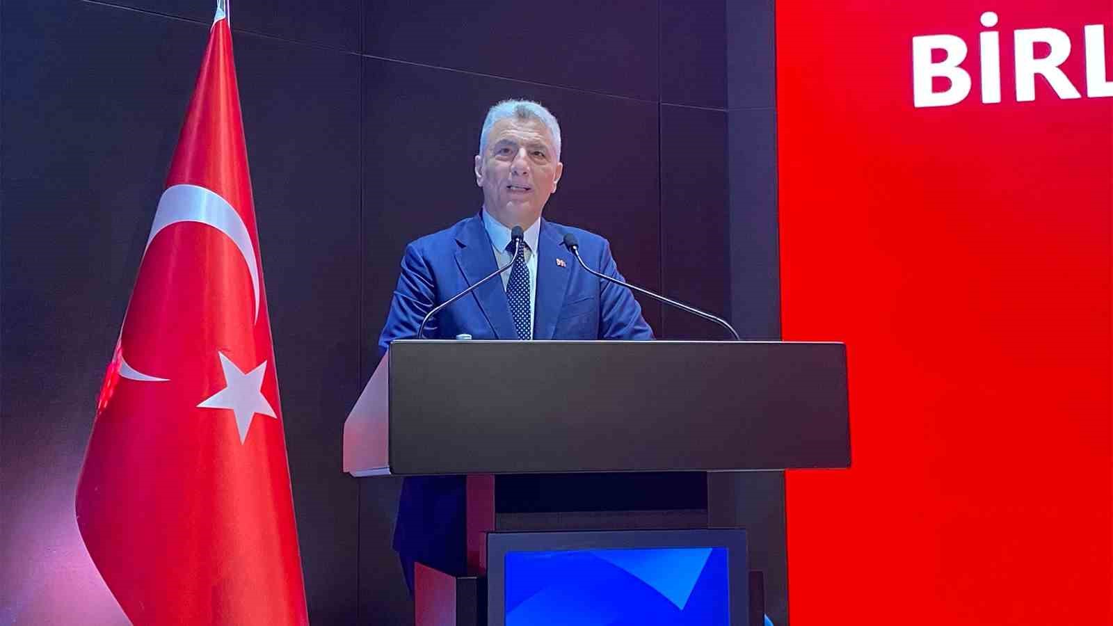 Ticaret Bakanı Ömer Bolat: "Türk otomotiv sektörü son 20 yılda 19 kez ihracat şampiyonu olmuştur"