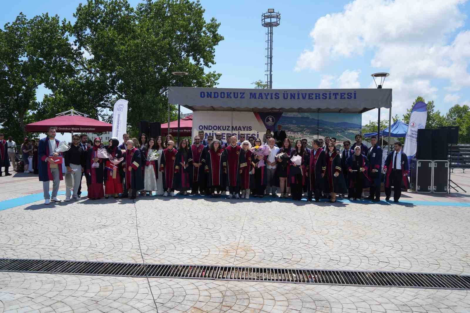 OMÜ Ziraat Fakültesi’nde mezuniyet coşkusu: 210 genç mühendis kep fırlattı
