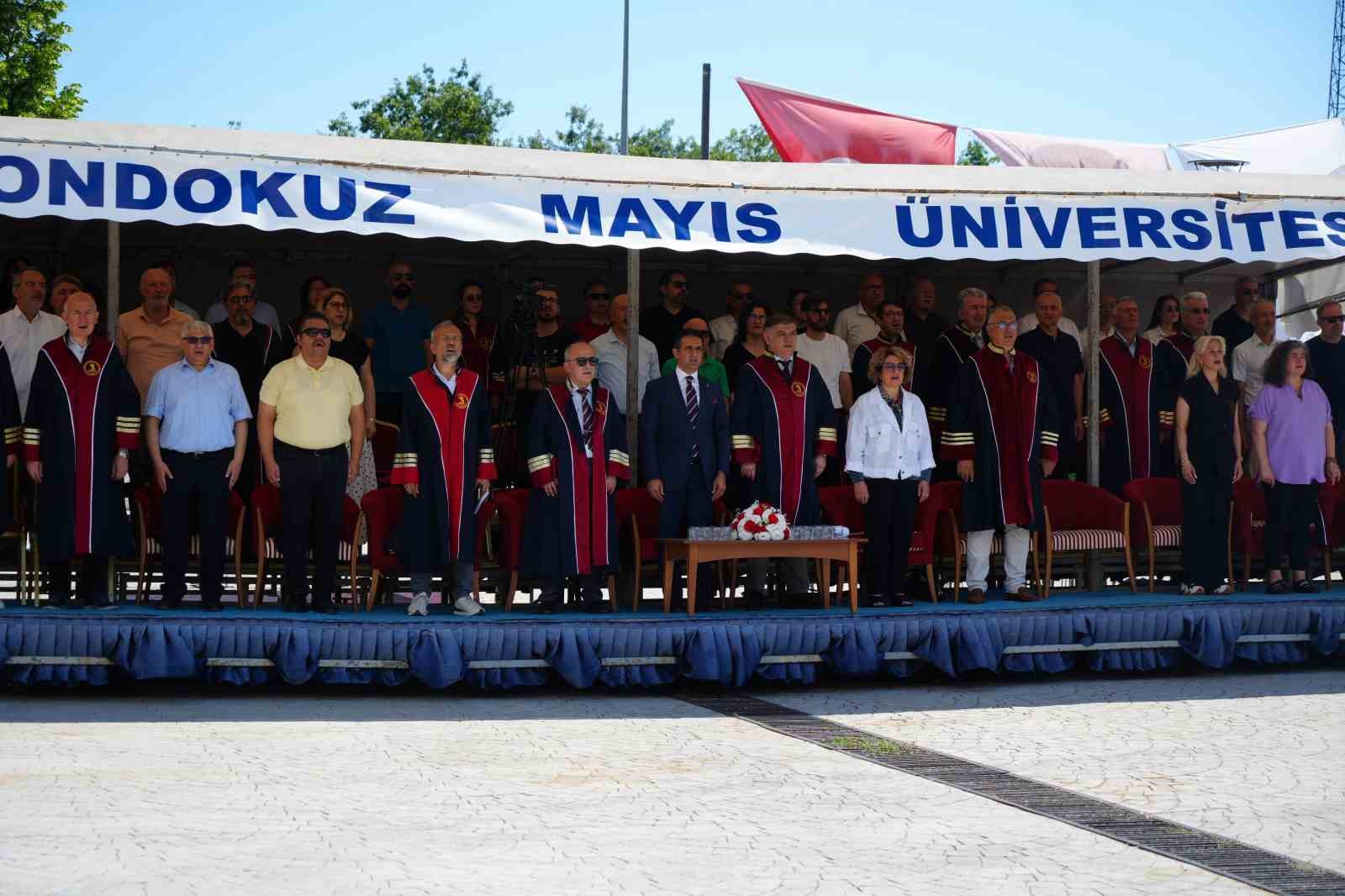 OMÜ Ziraat Fakültesi’nde mezuniyet coşkusu: 210 genç mühendis kep fırlattı