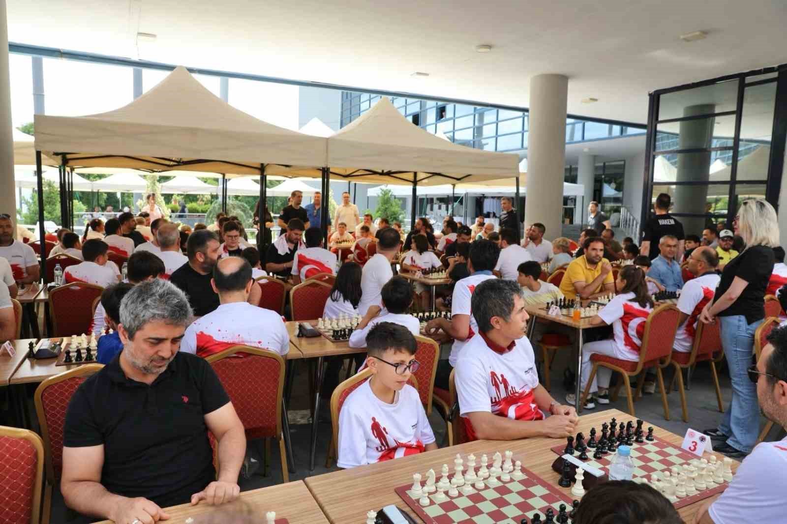 Başkan Çolakbayrakdar: "Aileyi güçlendiren her adımın yanında olmaya devam edeceğiz"