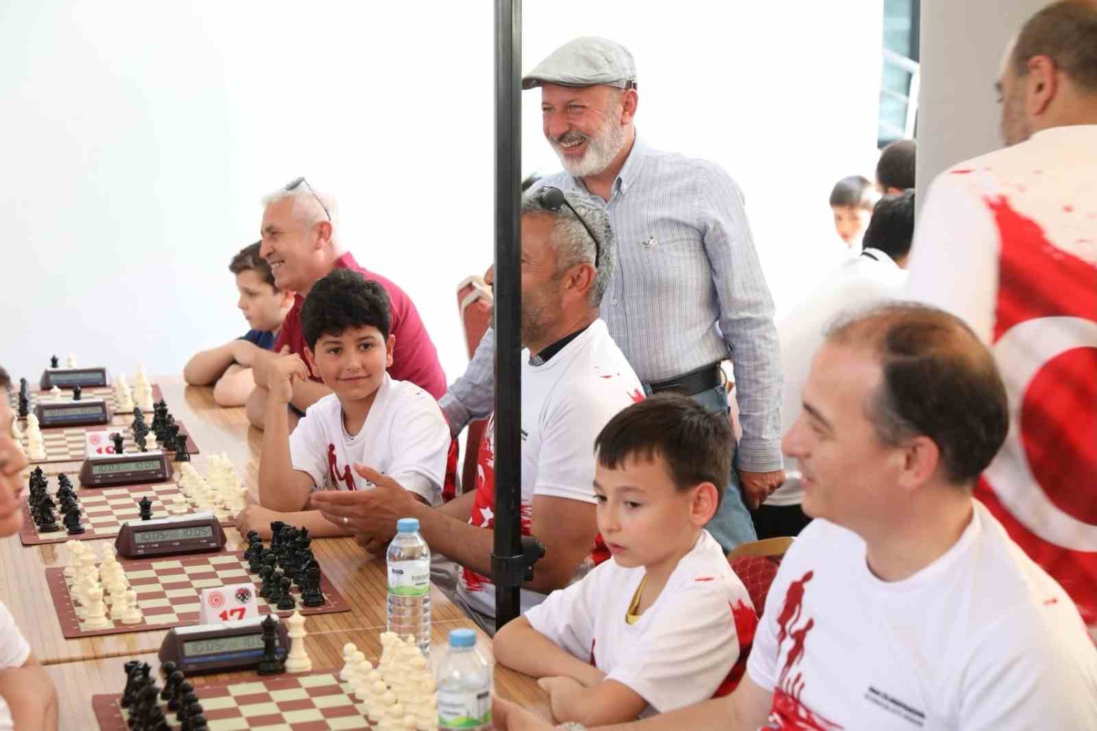 Başkan Çolakbayrakdar: "Aileyi güçlendiren her adımın yanında olmaya devam edeceğiz"