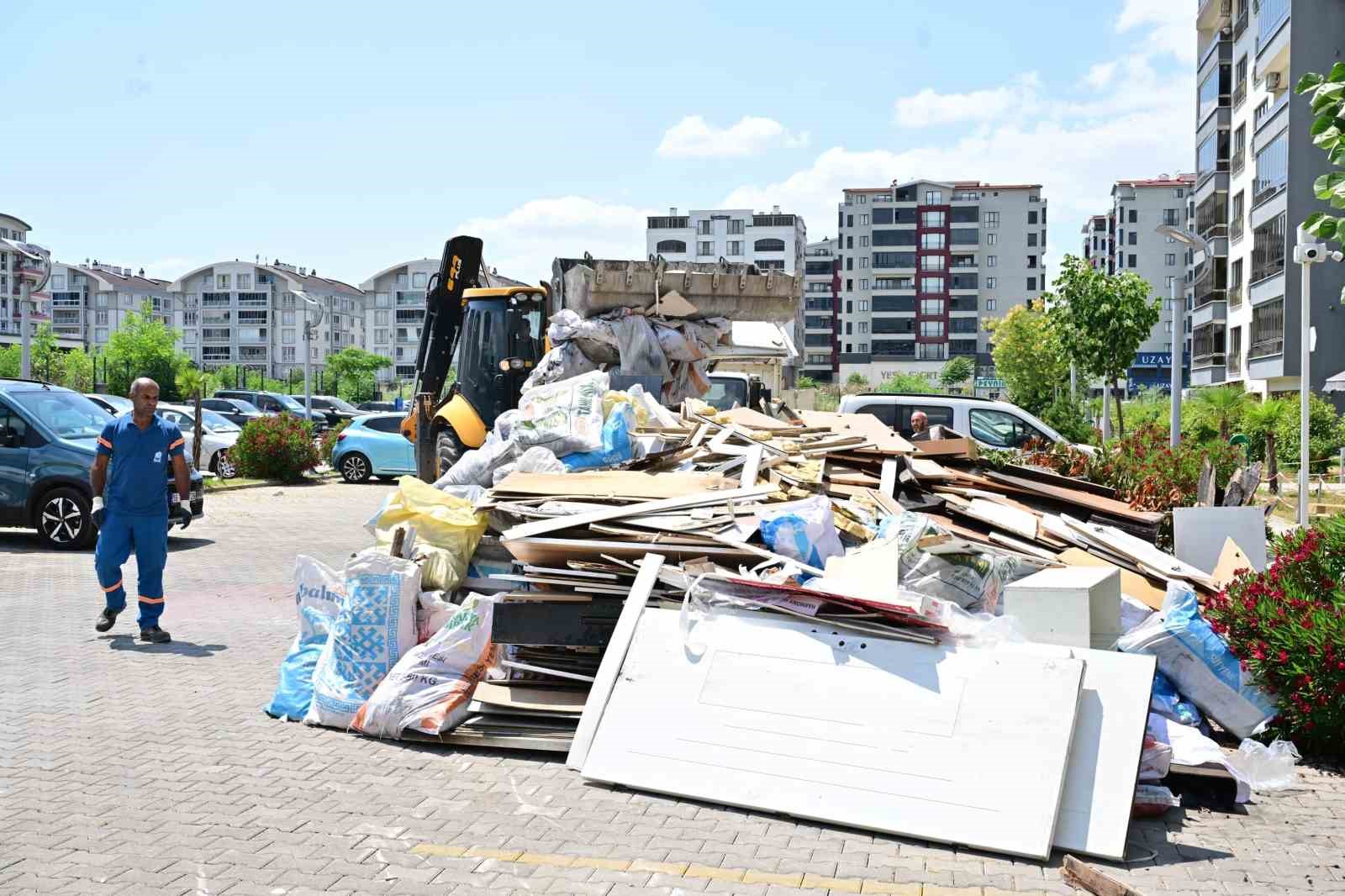 Yangının yaralarını yıldırım belediyesi sarıyor