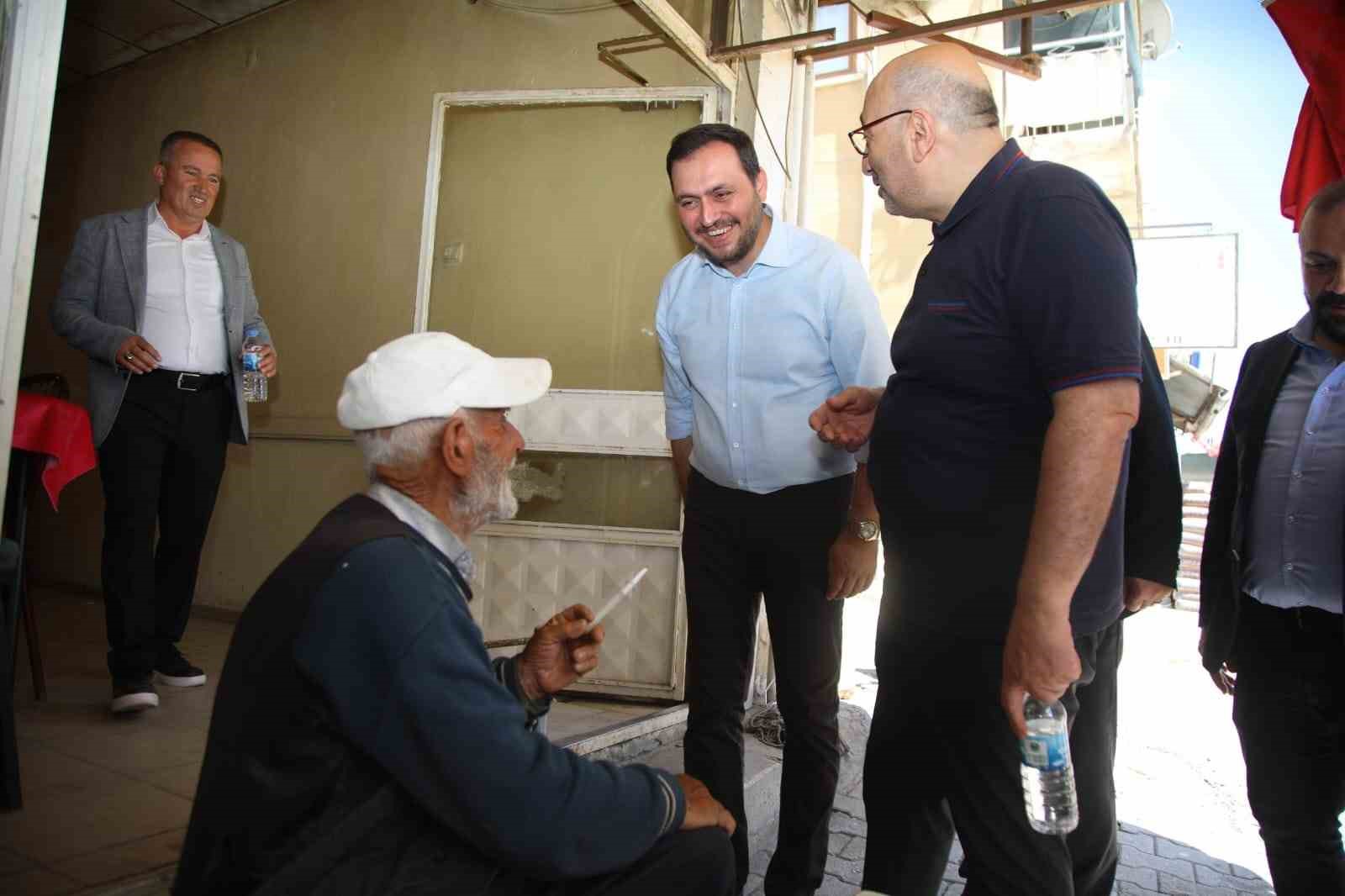 AK Parti Baskil’de tek yürek: 100 kişilik kadro sahaya indi
