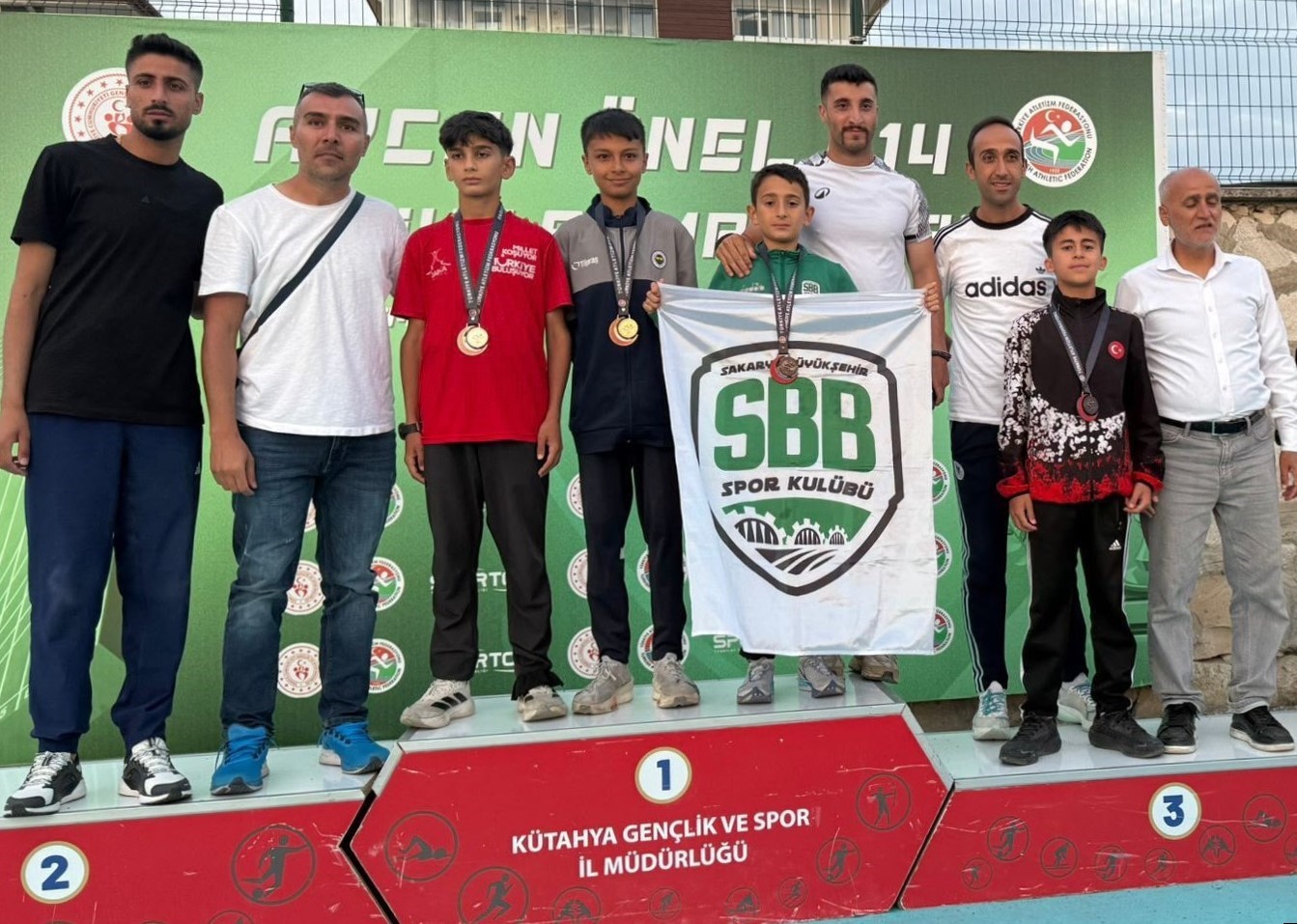 Sakarya Büyükşehir Belediyesi sporcularından bir haftada 17 madalya