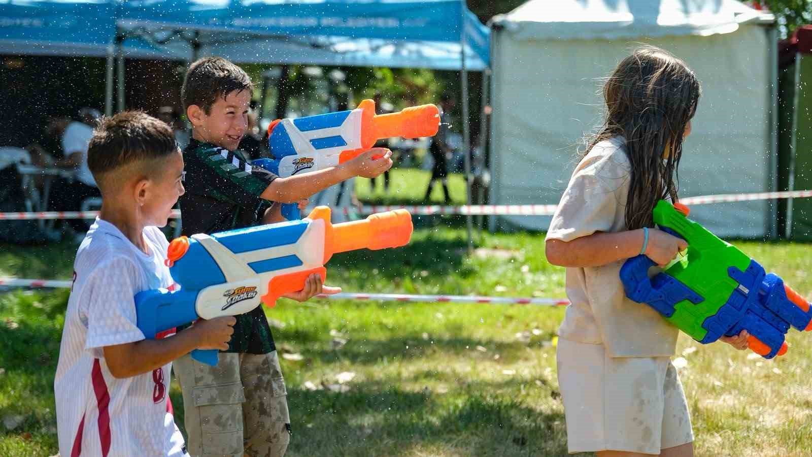 Karneval Çocuk Şenliği on binleri buluşturdu