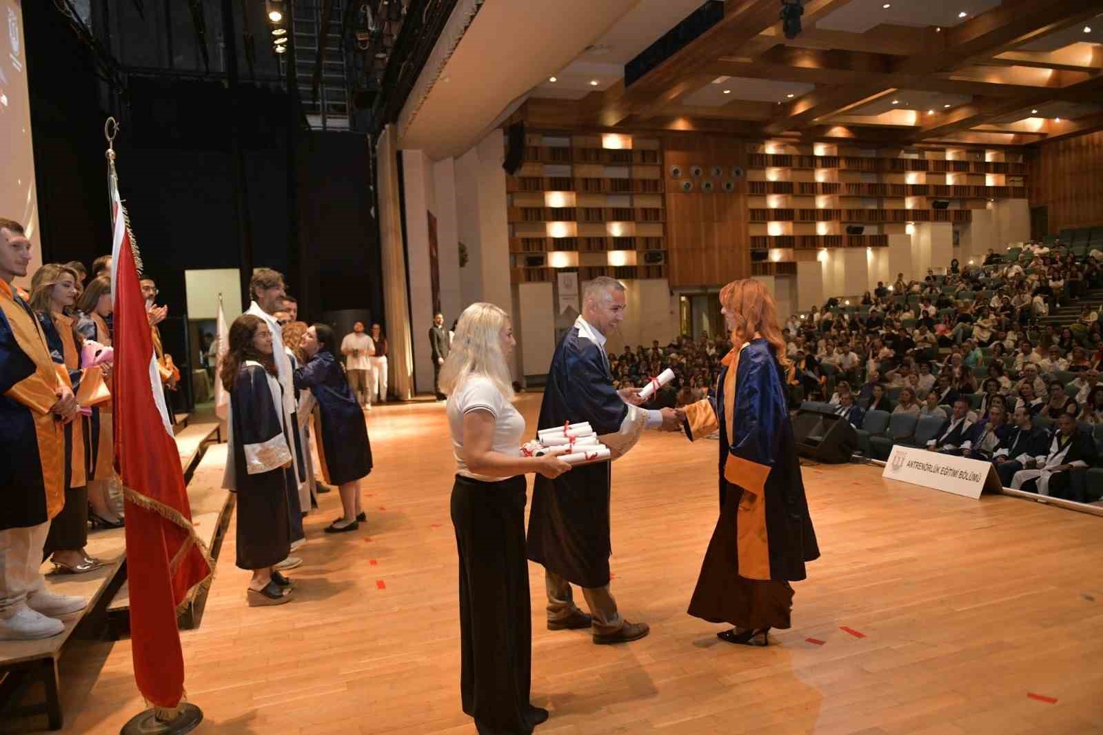 MSKÜ Spor Bilimleri Fakültesi mezunlarını uğurladı