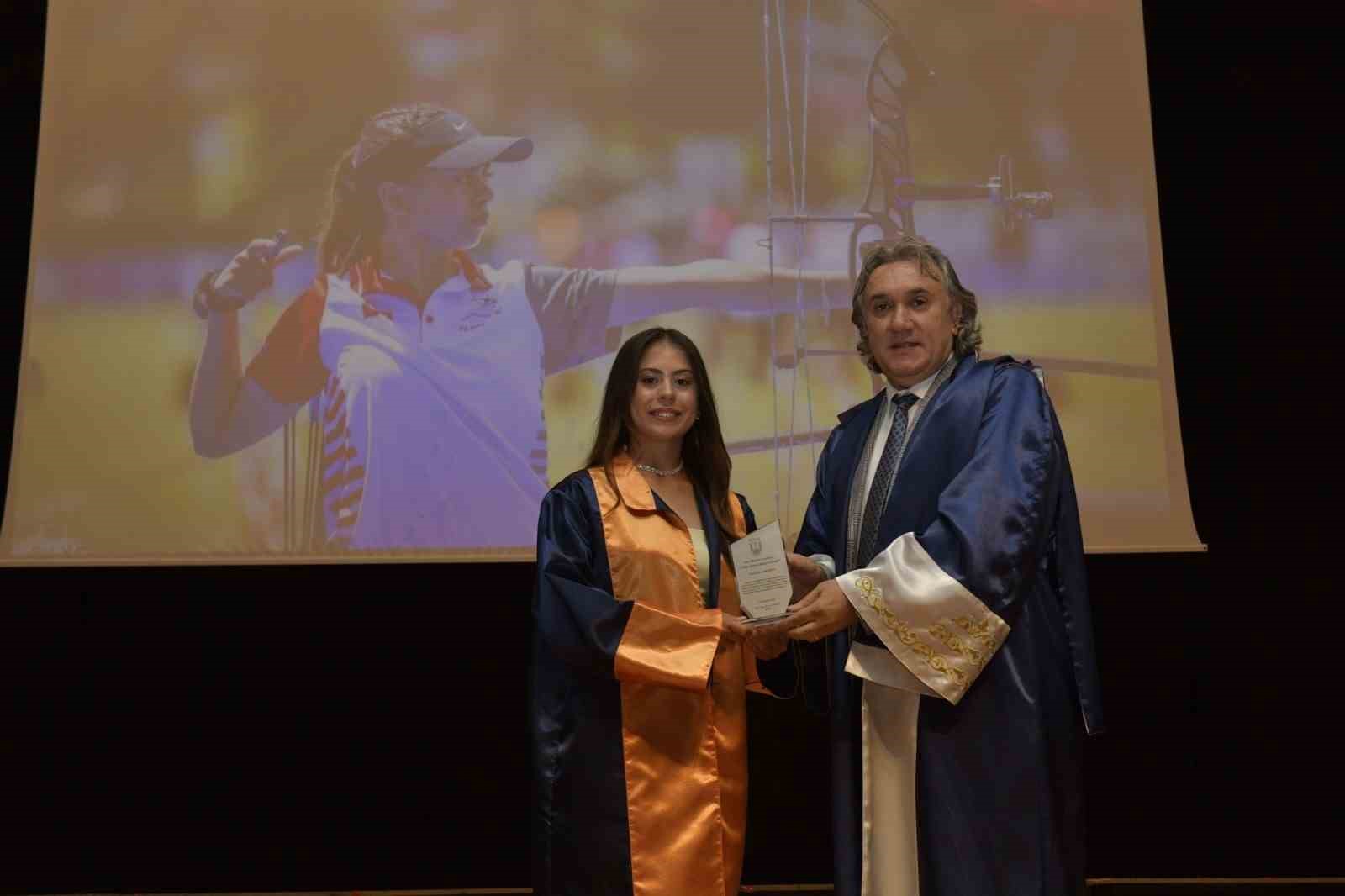 MSKÜ Spor Bilimleri Fakültesi mezunlarını uğurladı