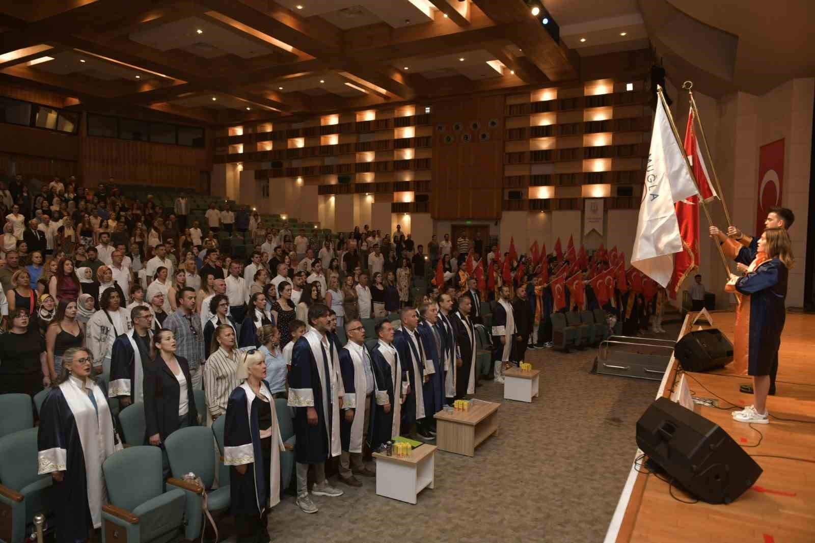 MSKÜ Spor Bilimleri Fakültesi mezunlarını uğurladı