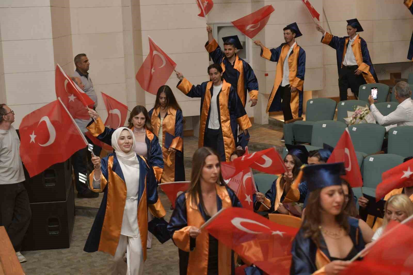 MSKÜ Spor Bilimleri Fakültesi mezunlarını uğurladı