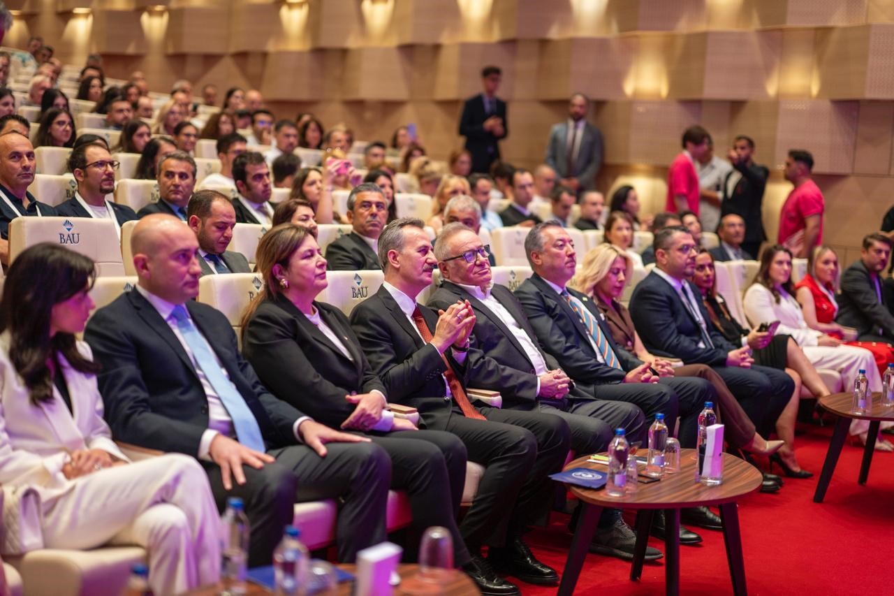Future AI Summit 26’da konuşan Savunma Sanayi Başkanı Görgün: "Bir haftada 240 milyon dolar, ayda 1 milyar dolar civarı savunma sanayi ihracatı yapıyoruz"