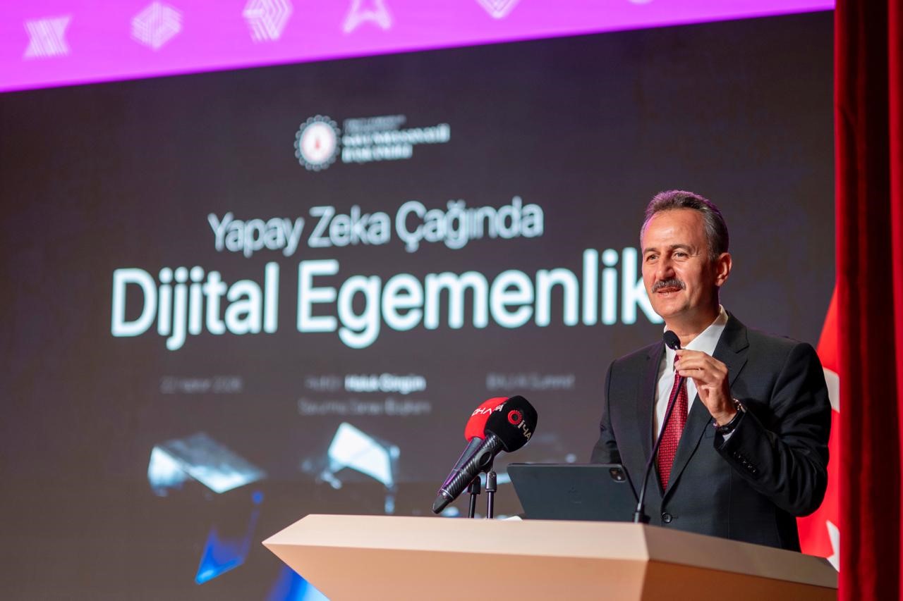 Future AI Summit 26’da konuşan Savunma Sanayi Başkanı Görgün: "Bir haftada 240 milyon dolar, ayda 1 milyar dolar civarı savunma sanayi ihracatı yapıyoruz"