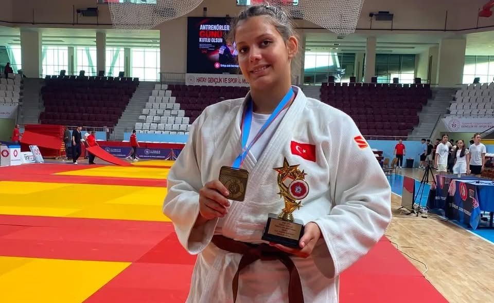 Salihlili Hira Kılkış, Türkiye Şampiyonu oldu