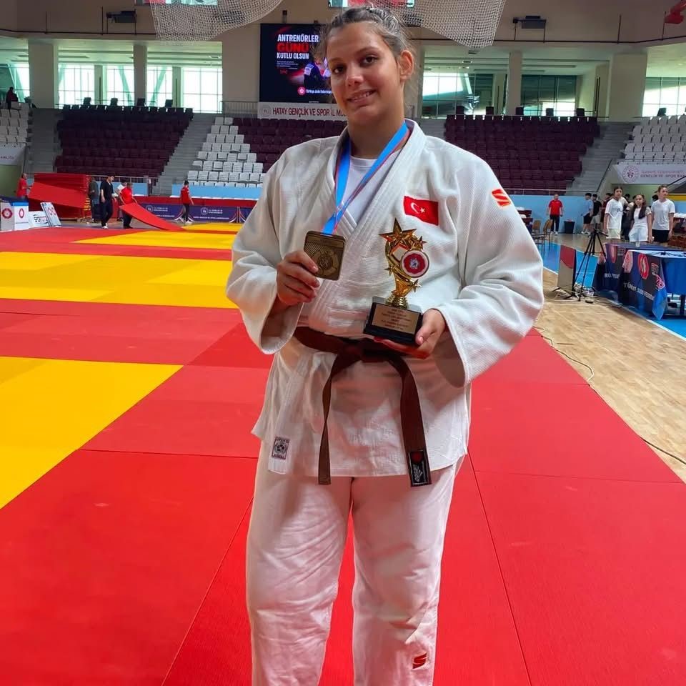 Salihlili Hira Kılkış, Türkiye Şampiyonu oldu