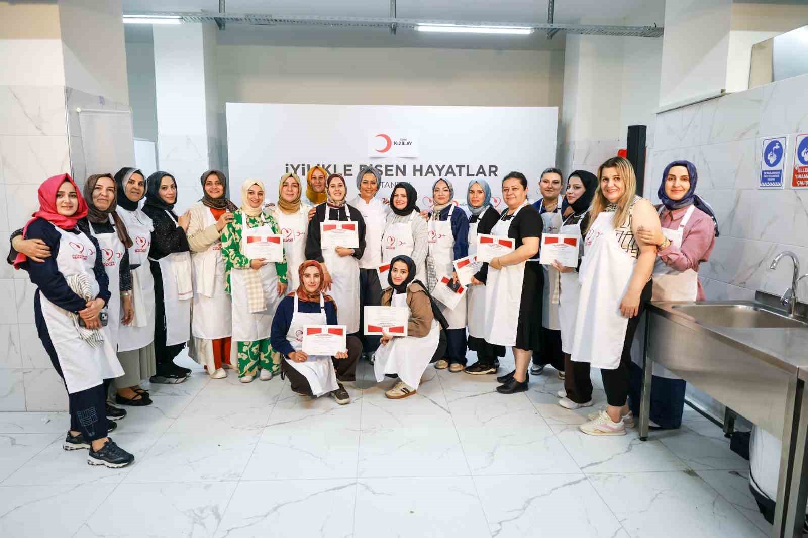 Depremzede kadınlar ‘İyilikle Pişen Hayatlar’ atölyesi için İstanbul’da buluştu