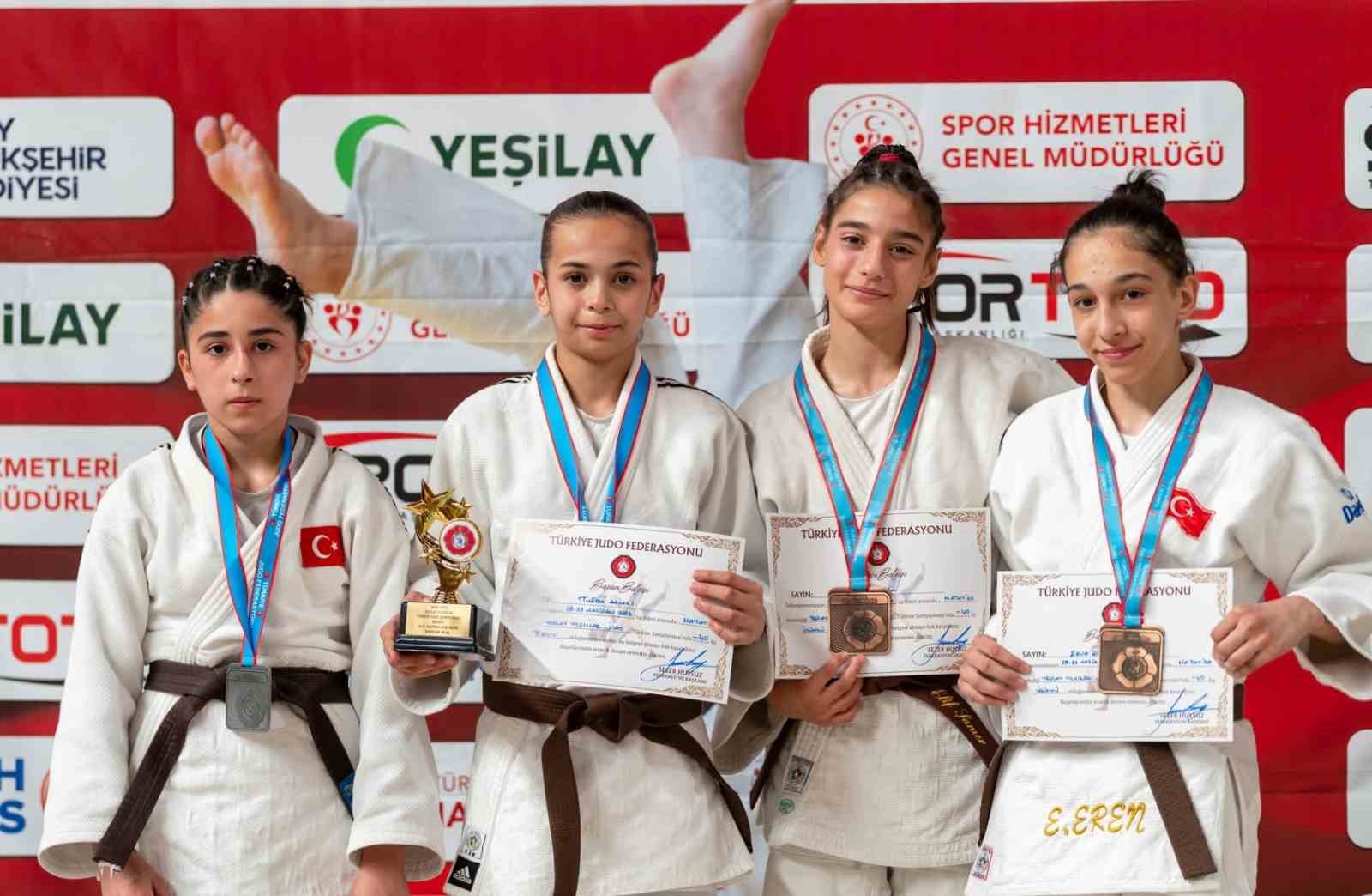 Yunusemreli judoculardan Hatay’da büyük başarı
