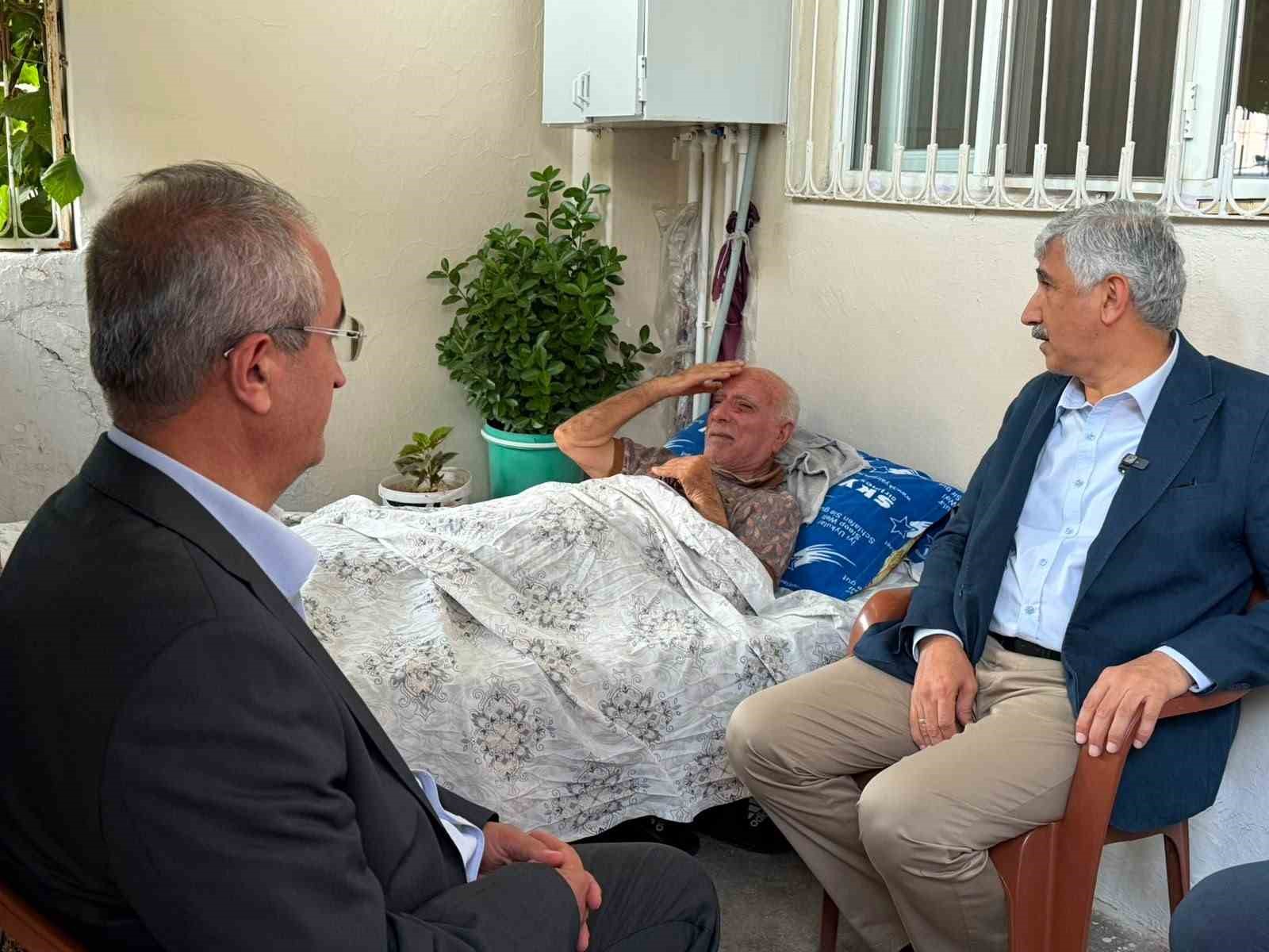Başkan Hallaç’tan Babalar Günü’nde gönüllere dokunan ziyaretler