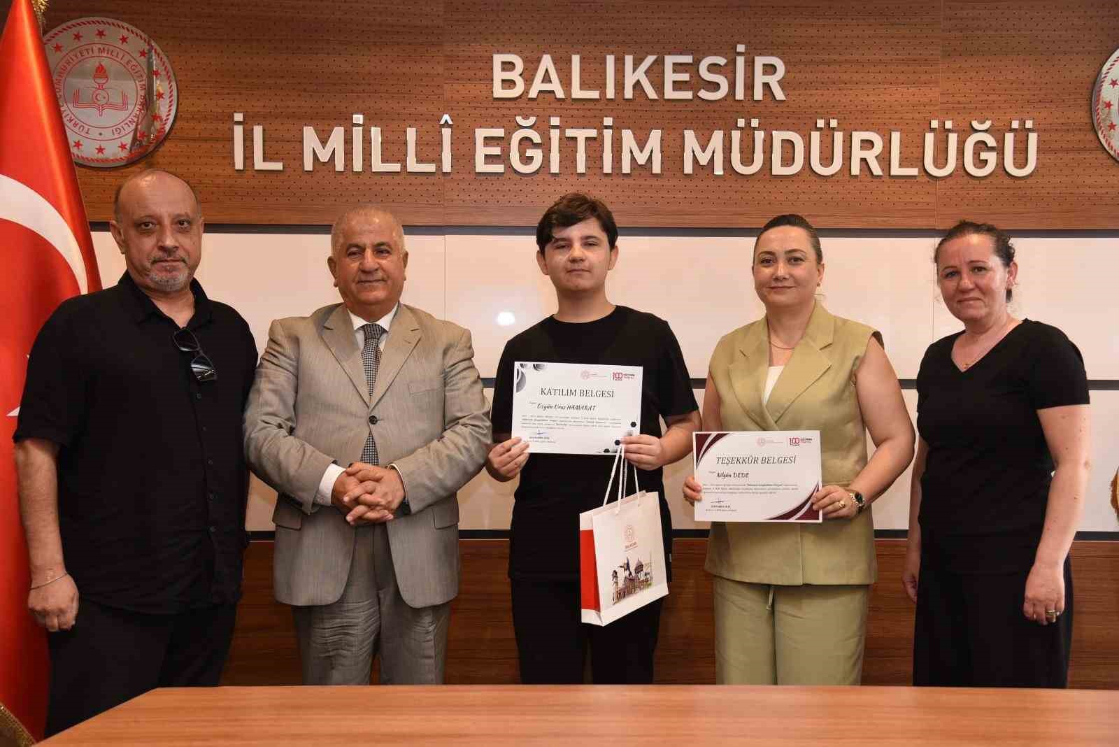 Balıkesir’de başarılı öğrenciler ödüllendirildi