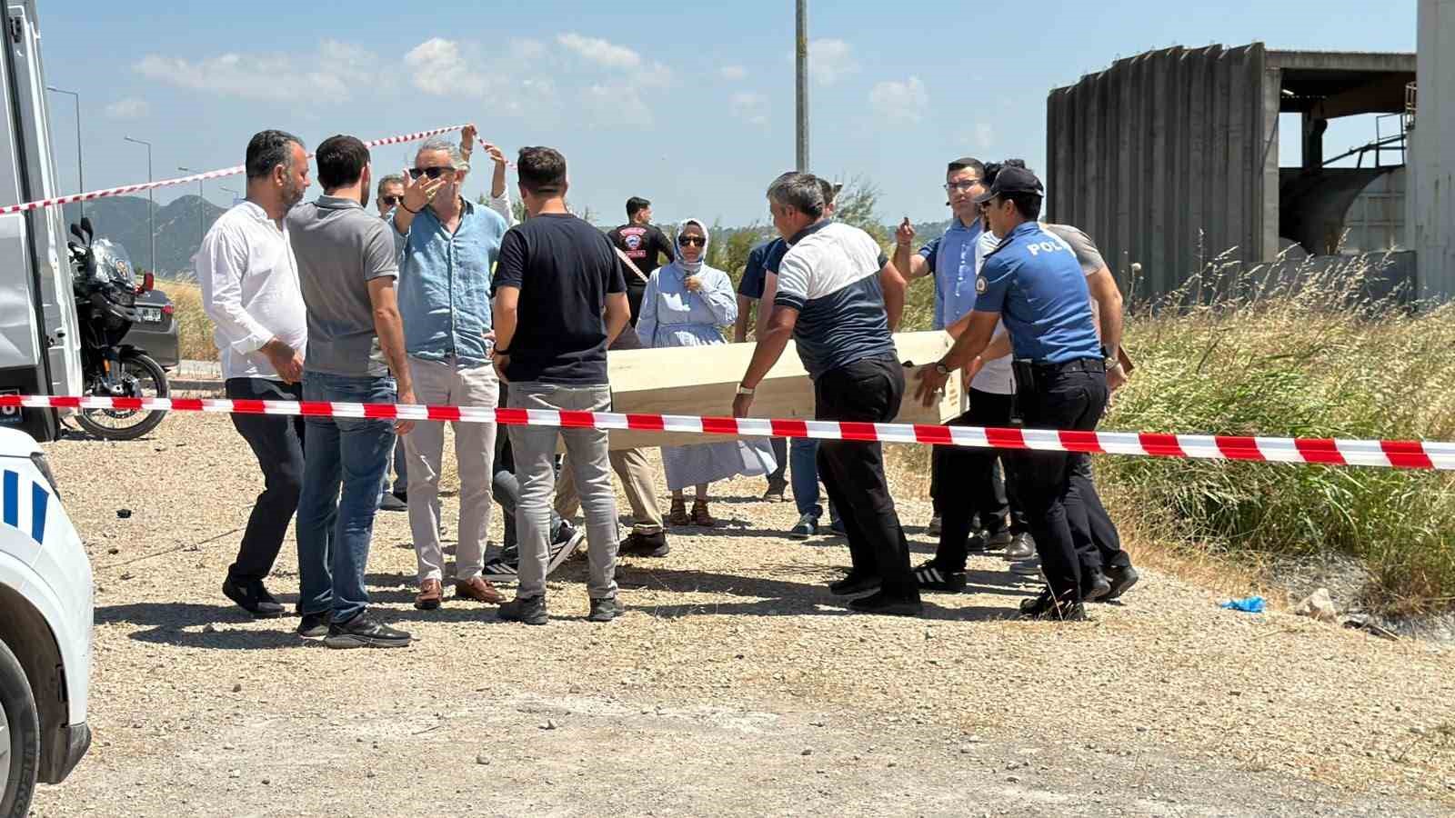 Mustafakemalpaşa’da sulama kanalında erkek cesedi bulundu