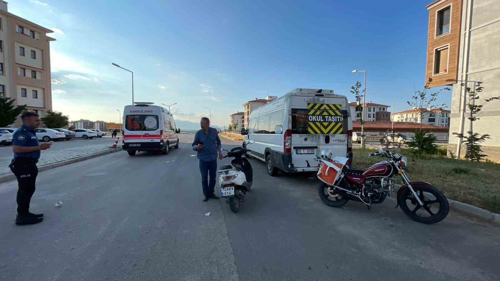 Karaman’da minibüse çarpan motosikletin sürücüsü yaralandı